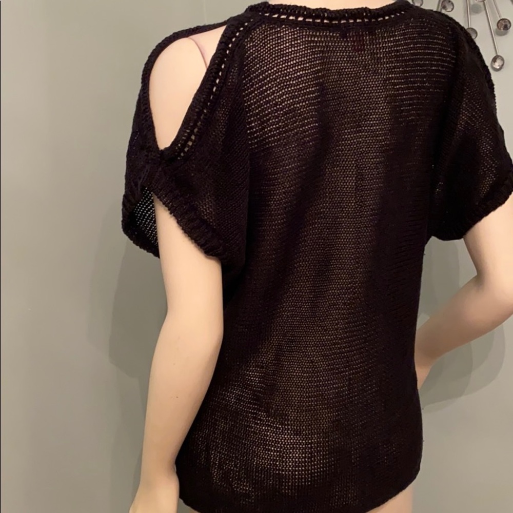 EUC Vince Camuto Cold Shoulder Batwing Sweater - Picture 3 of 9